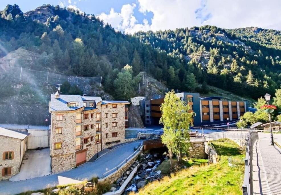 Unico Piso Colorido Y Divertido En Ransol - Increibles Vistas Al Rio Y Naturaleza - Ideal Familias L By Bonesvacances Andorra la Vella Esterno foto